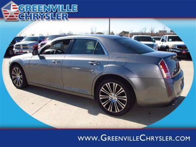 2012 Chrysler 300  S V6