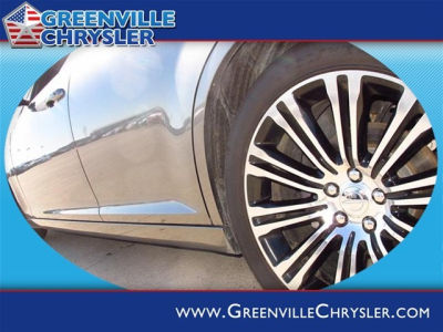 2012 Chrysler 300  S V6