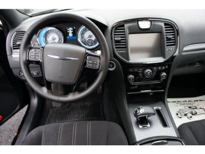 2012 Chrysler 300  S V6