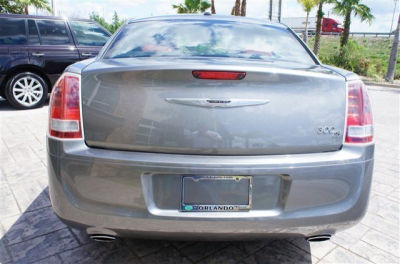 2012 Chrysler 300 S V6