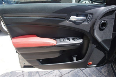 2012 Chrysler 300 S V6