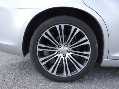 2012 Chrysler 300  S V6