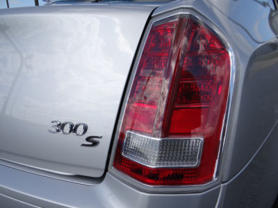 2012 Chrysler 300  S V6