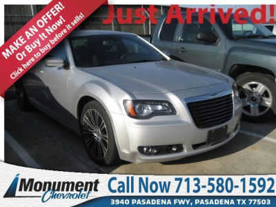 2012 Chrysler 300  S V6