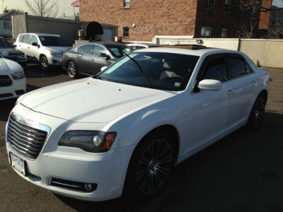 2012 Chrysler 300  S V6