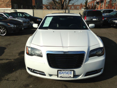 2012 Chrysler 300  S V6