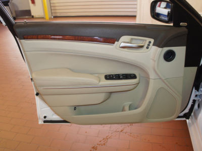 2011 Chrysler 300 Limited
