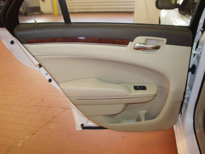 2011 Chrysler 300 Limited