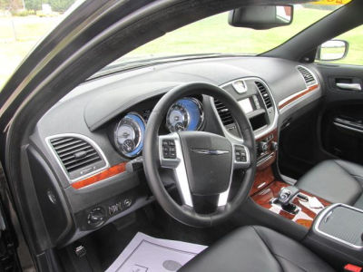 2012 Chrysler 300 Limited