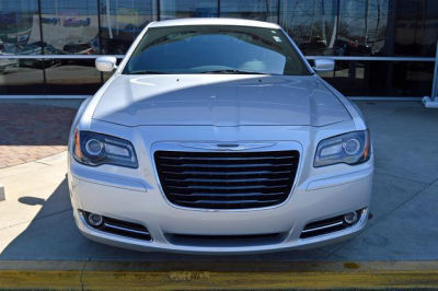 2012 Chrysler 300  S V6