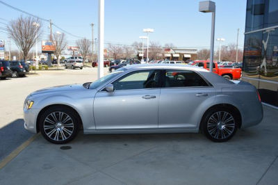 2012 Chrysler 300  S V6