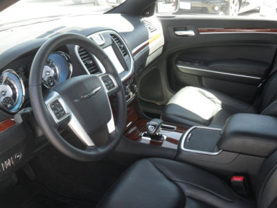 2012 Chrysler 300  Limited