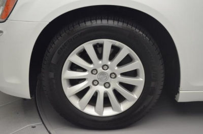 2013 Chrysler 300 Base