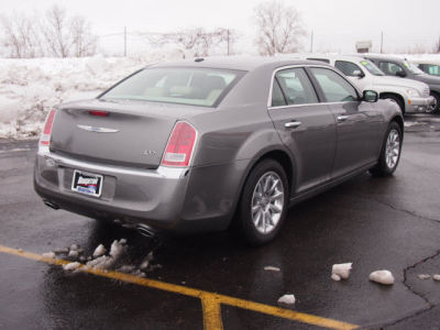2012 Chrysler 300 Limited