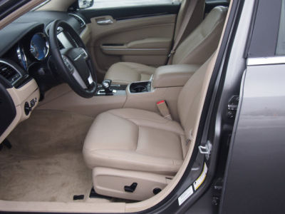 2012 Chrysler 300 Limited