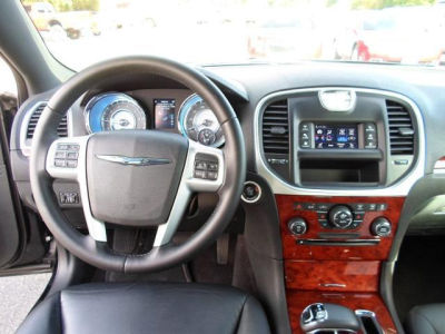 2012 Chrysler 300  Limited