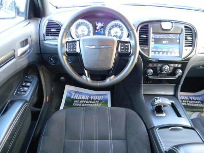 2012 Chrysler 300 S V6