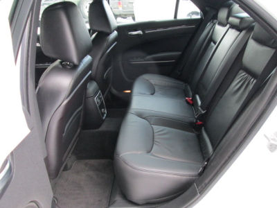 2011 Chrysler 300  Limited
