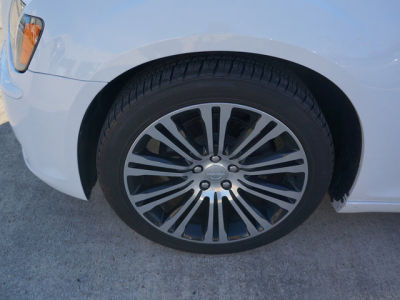 2012 Chrysler 300  S V6
