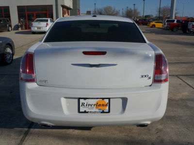 2012 Chrysler 300  S V6