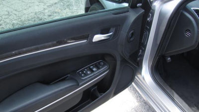2011 Chrysler 300  Limited