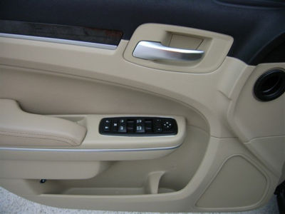 2011 Chrysler 300  Limited