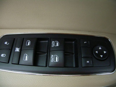 2011 Chrysler 300  Limited