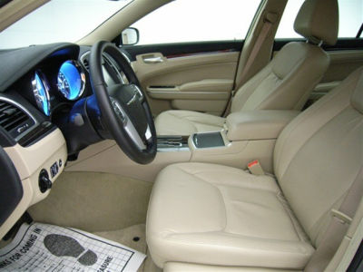 2011 Chrysler 300  Limited