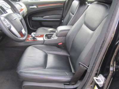 2012 Chrysler 300 Limited