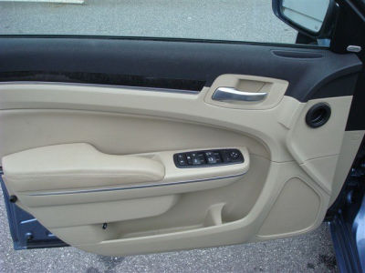 2011 Chrysler 300 Limited