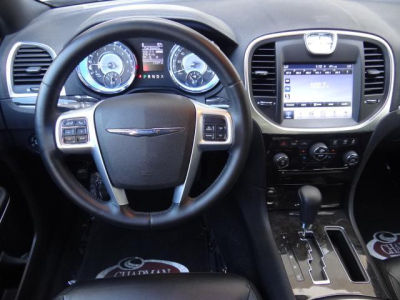 2011 Chrysler 300  Limited