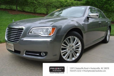 2012 Chrysler 300  Limited