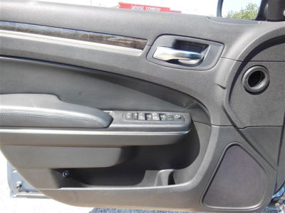 2011 Chrysler 300  Limited