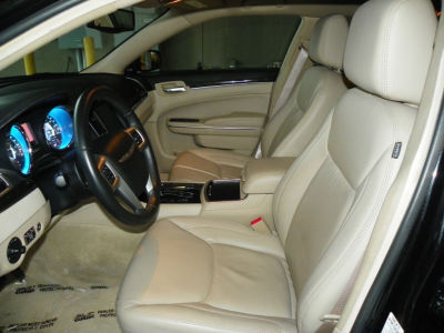 2011 Chrysler 300  Limited