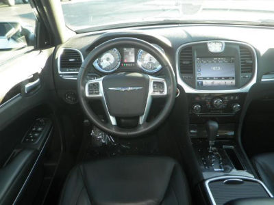2011 Chrysler 300  Limited
