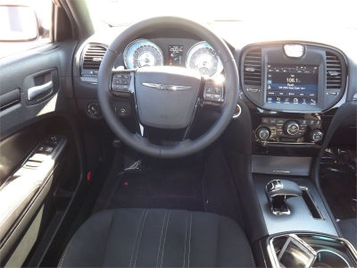 2012 Chrysler 300 S V6