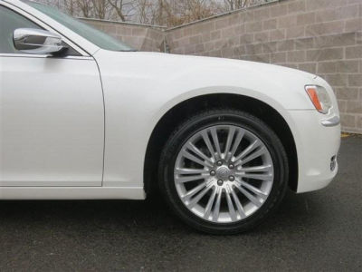 2011 Chrysler 300  Limited