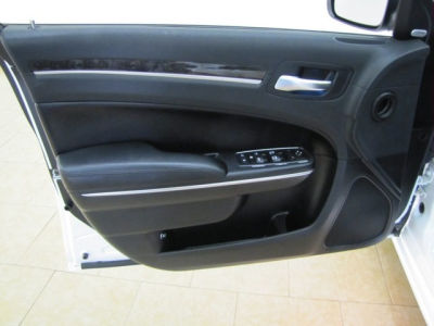 2011 Chrysler 300  Limited