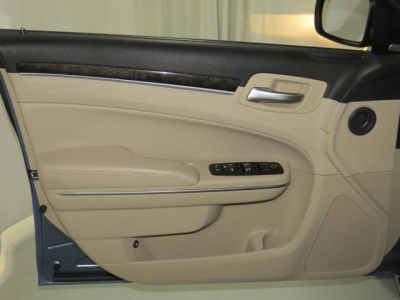2011 Chrysler 300 Limited
