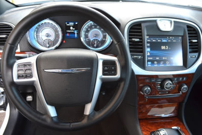 2012 Chrysler 300 Limited