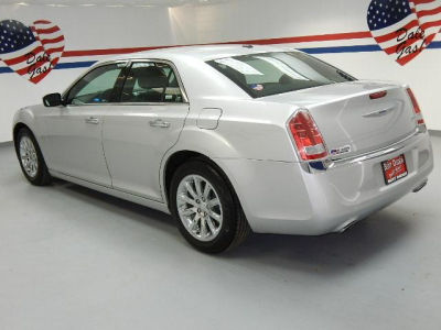 2012 Chrysler 300  Limited