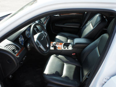 2012 Chrysler 300  Limited