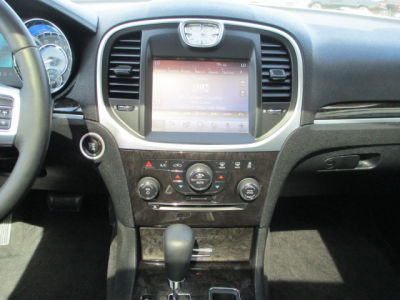 2011 Chrysler 300  Limited