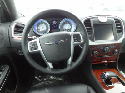 2012 Chrysler 300  Limited