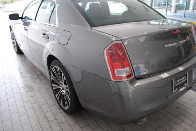 2012 Chrysler 300 S V6