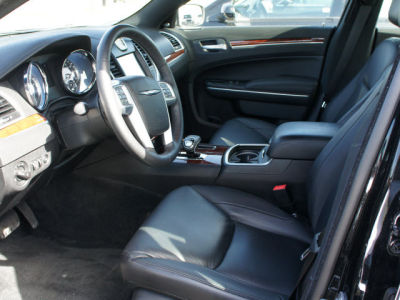 2012 Chrysler 300 Limited