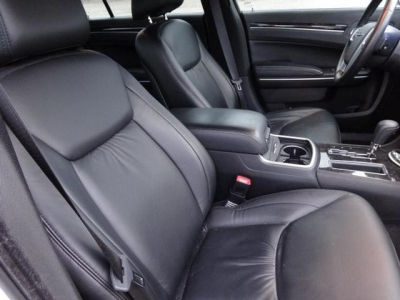 2011 Chrysler 300  Limited