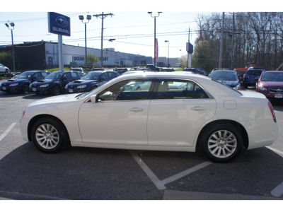 2013 Chrysler 300 Base
