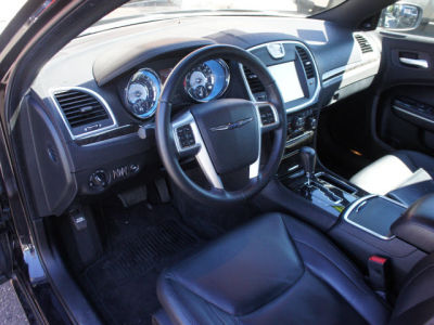 2011 Chrysler 300 Limited