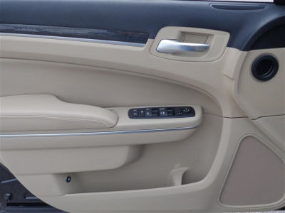 2011 Chrysler 300  Limited